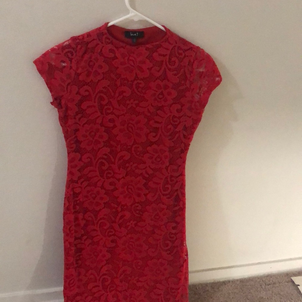 this is a laced dress